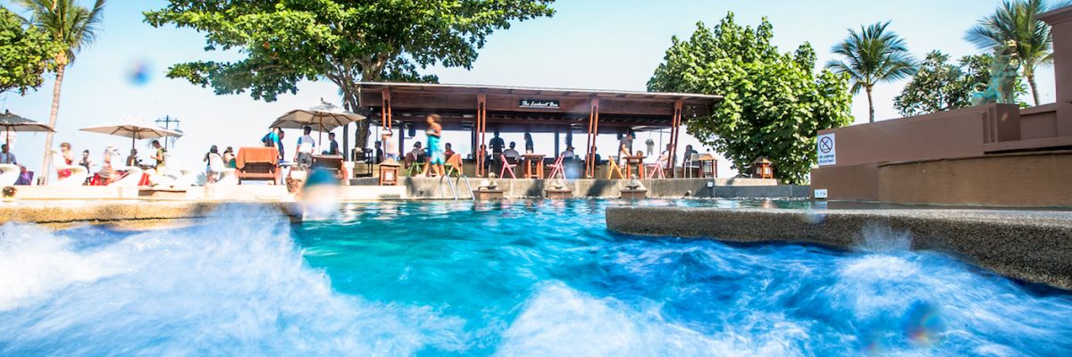 Samui Pavillions beach resort - swimming pool and beach fitness